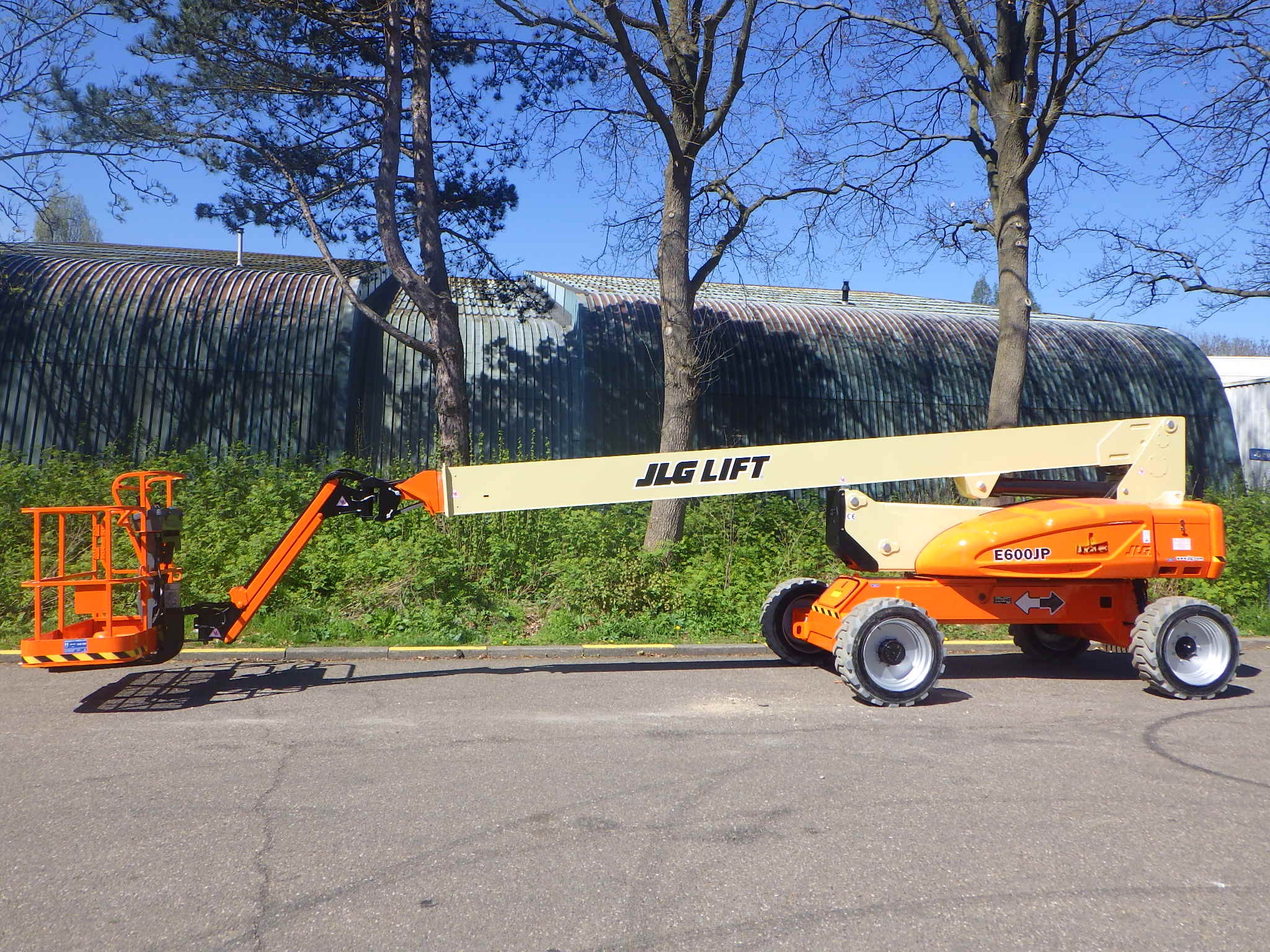 JLG 600JP Electric Narrow Articulating Boom Lift